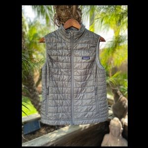 Patagonia women’s nano vest. Size L. Silver/grey